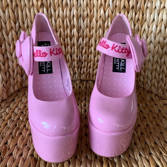 💗Hello Kitty x Dolls Kill💗 Pink Patent Platforms - Picture 4 of 14
